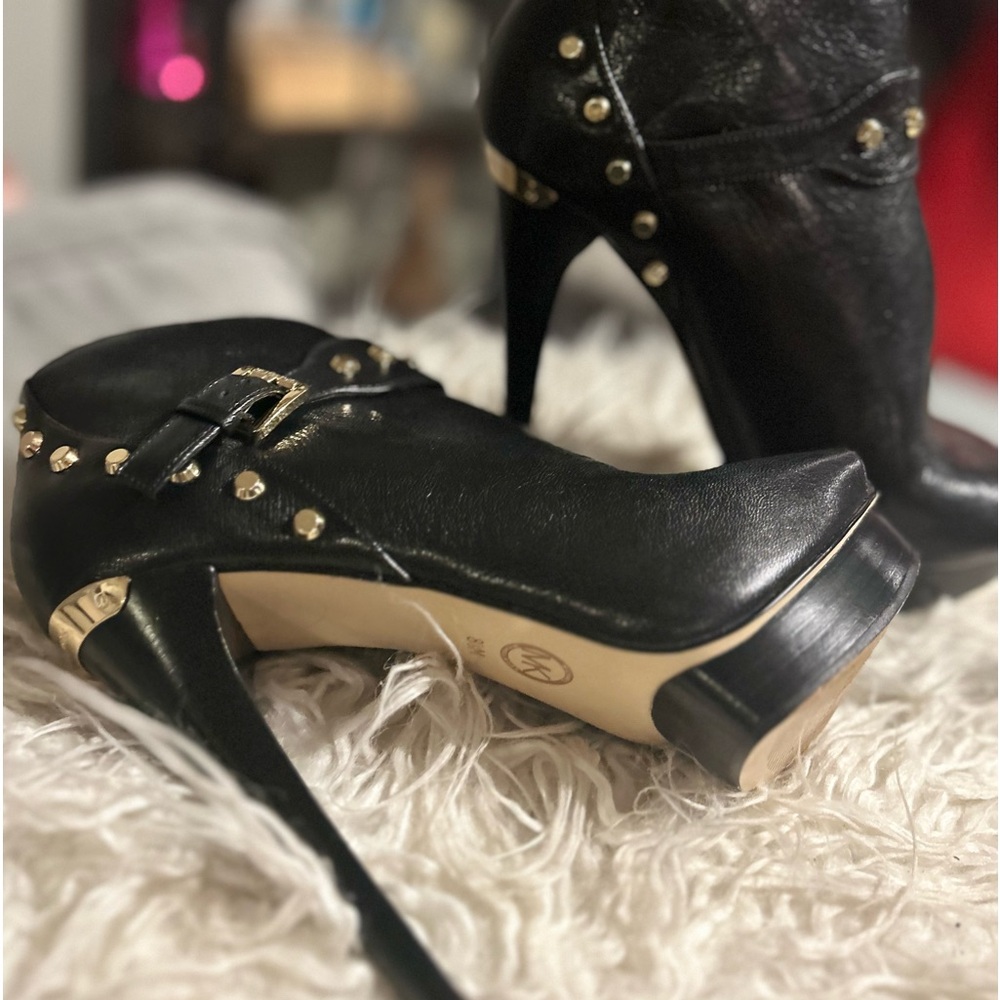 MK high heels, black leather with gold details 6”heels